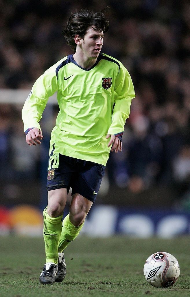 لباس اول مسی در بارسلونا 2005/06