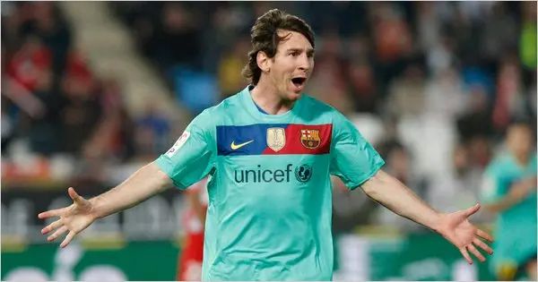 لباس دوم مسی در بارسلونا 2010/11