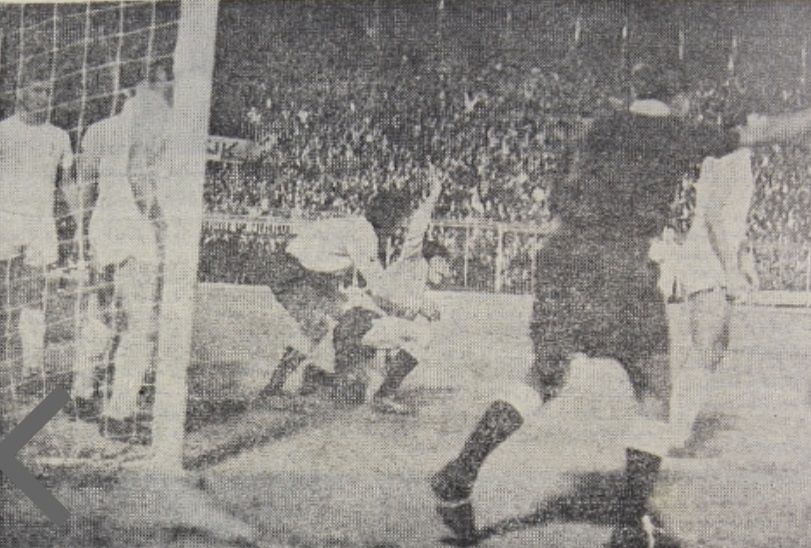 غلام وفاخواه و غلام حسین مظلومی بعد از گل مساوی تاج در فینال