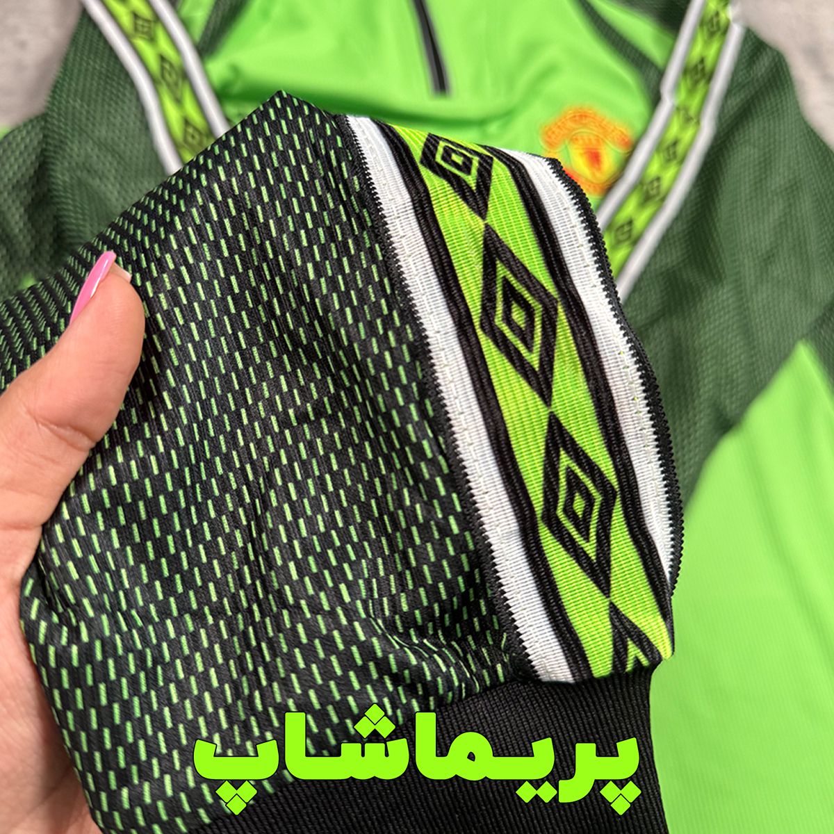 لباس دروازه بانی آستین بلند منچستر یونایتد 1999 لباس دروازه بانی آستین بلند منچستر یونایتد 1999